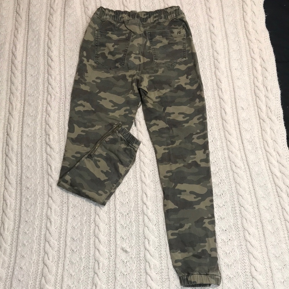 American Eagle camo high rise pants